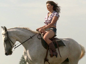 She gets fucked by a stranger during a horse ride 1